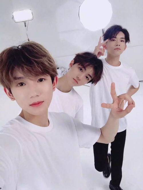 狗仔爆料王源歌曲视频,狗仔镜头下的音乐魅力 第3张 狗仔爆料王源歌曲视频,狗仔镜头下的音乐魅力 第3张