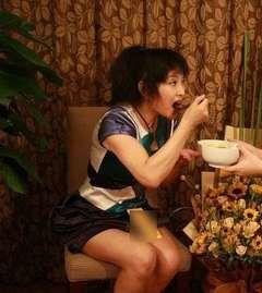 富婆爆料演员是谁呀视频,揭秘“富婆爆料演员”视频主角身份之谜  第2张