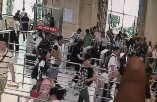 罗湖火车站爆料视频曝光,现场惊心动魄瞬间  第3张