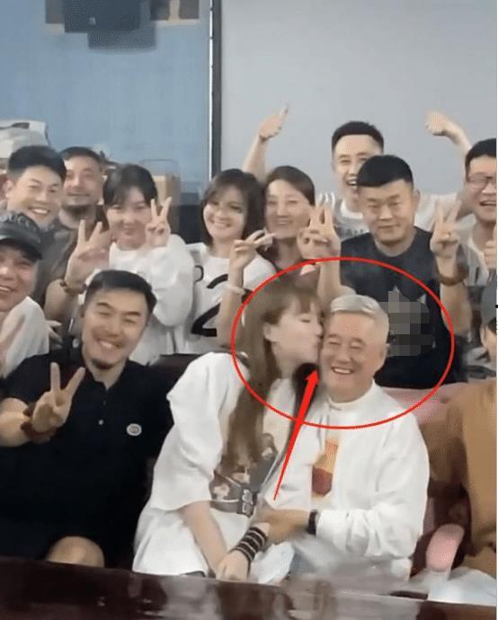 赵本山爆料父亲视频全集,父亲生前珍贵视频全集曝光  第2张